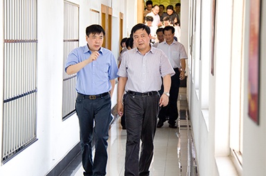 2012年7月5日，時任嘉興市委書記李衛(wèi)寧一行調(diào)研公司黨建工作