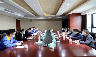 平湖市委常委、宣傳部長沈志鳳蒞臨景興紙業(yè)調(diào)研疫情防控和復(fù)工復(fù)產(chǎn)情況
