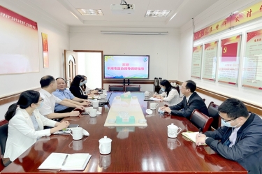 平湖市政協(xié)主席何健蒞臨景興紙業(yè)全資子公司平湖景包調(diào)研走訪(fǎng)